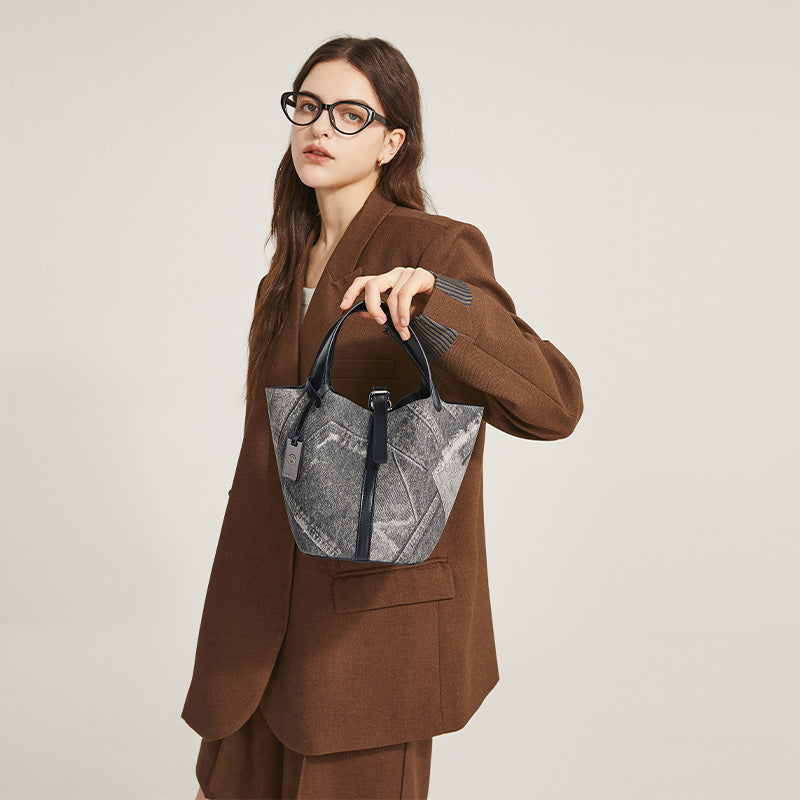 Jennie Bag – Versatile Bucket with Drawstring Pocket